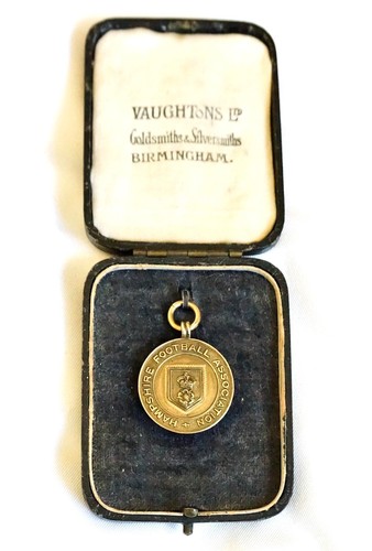 Fußballmedaille 9 kt - 7,4, g